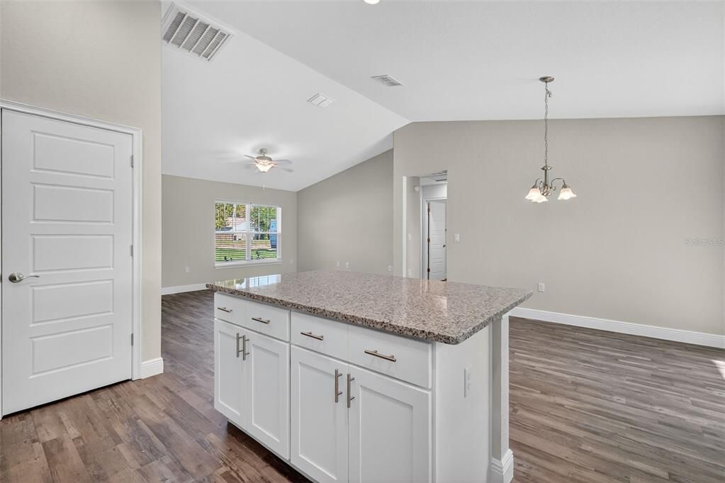 For Sale: $274,900 (3 beds, 2 baths, 1453 Square Feet)