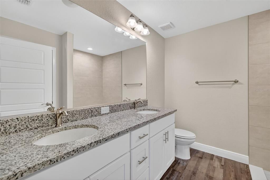 For Sale: $274,900 (3 beds, 2 baths, 1453 Square Feet)