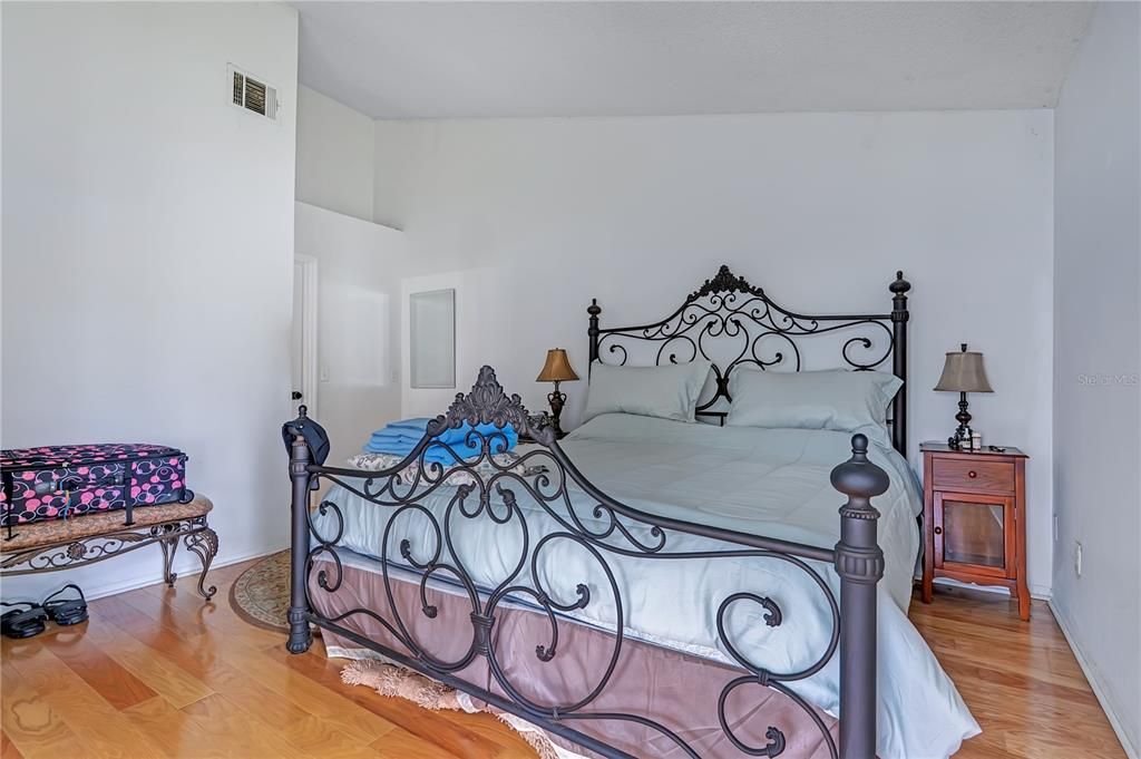 For Rent: $2,000 (3 beds, 2 baths, 1234 Square Feet)