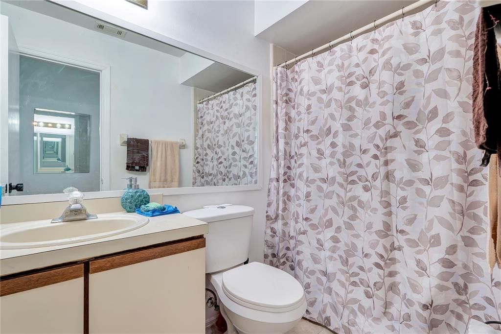 For Rent: $2,000 (3 beds, 2 baths, 1234 Square Feet)