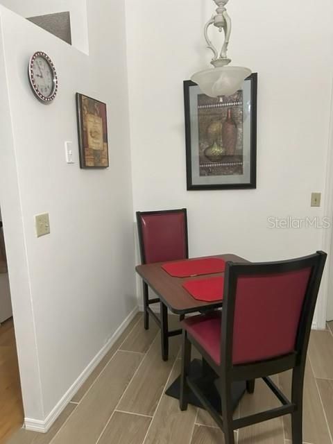 For Rent: $2,000 (3 beds, 2 baths, 1234 Square Feet)