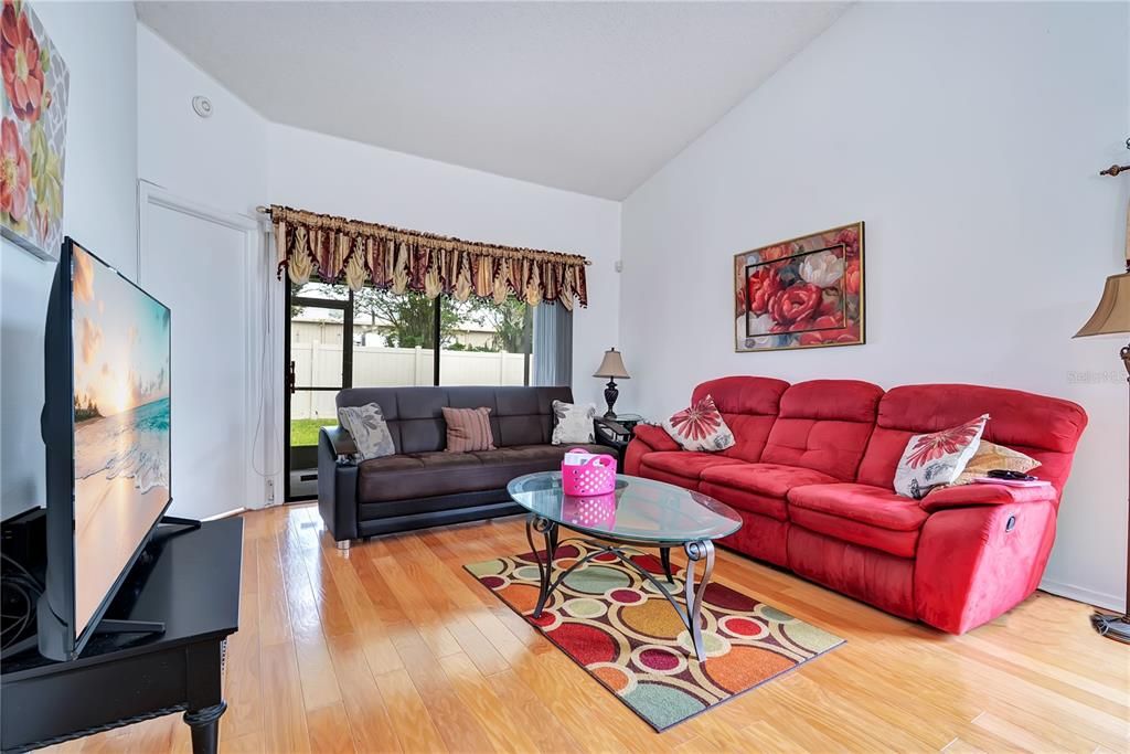 For Rent: $2,000 (3 beds, 2 baths, 1234 Square Feet)
