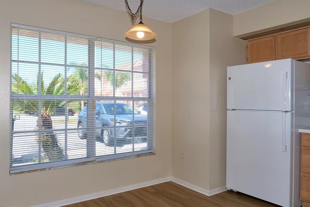 For Rent: $2,045 (3 beds, 2 baths, 1388 Square Feet)