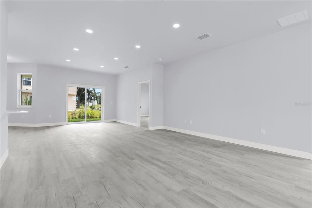 En Venta: $419,900 (4 camas, 3 baños, 2224 Pies cuadrados)