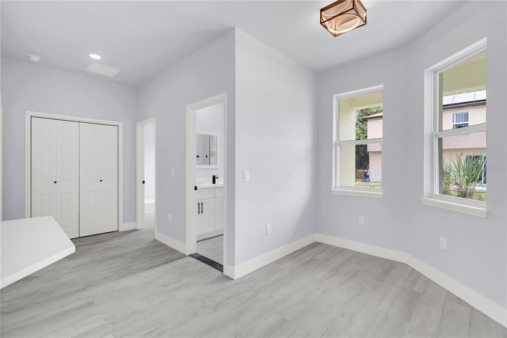 En Venta: $419,900 (4 camas, 3 baños, 2224 Pies cuadrados)