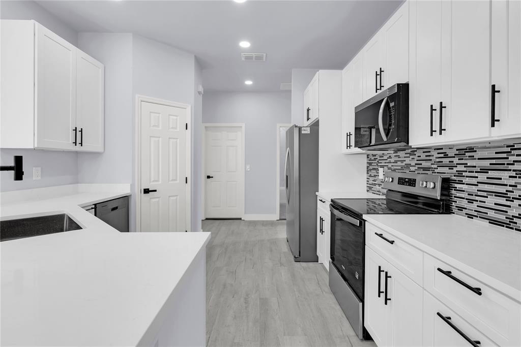En Venta: $419,900 (4 camas, 3 baños, 2224 Pies cuadrados)