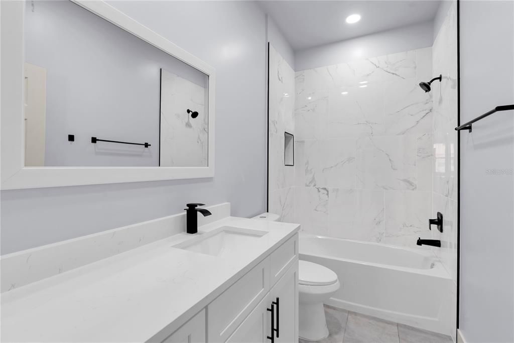 En Venta: $419,900 (4 camas, 3 baños, 2224 Pies cuadrados)