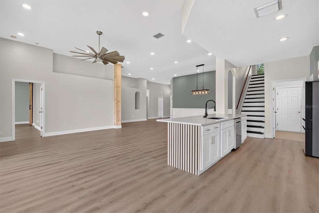 For Rent: $3,000 (4 beds, 2 baths, 2429 Square Feet)