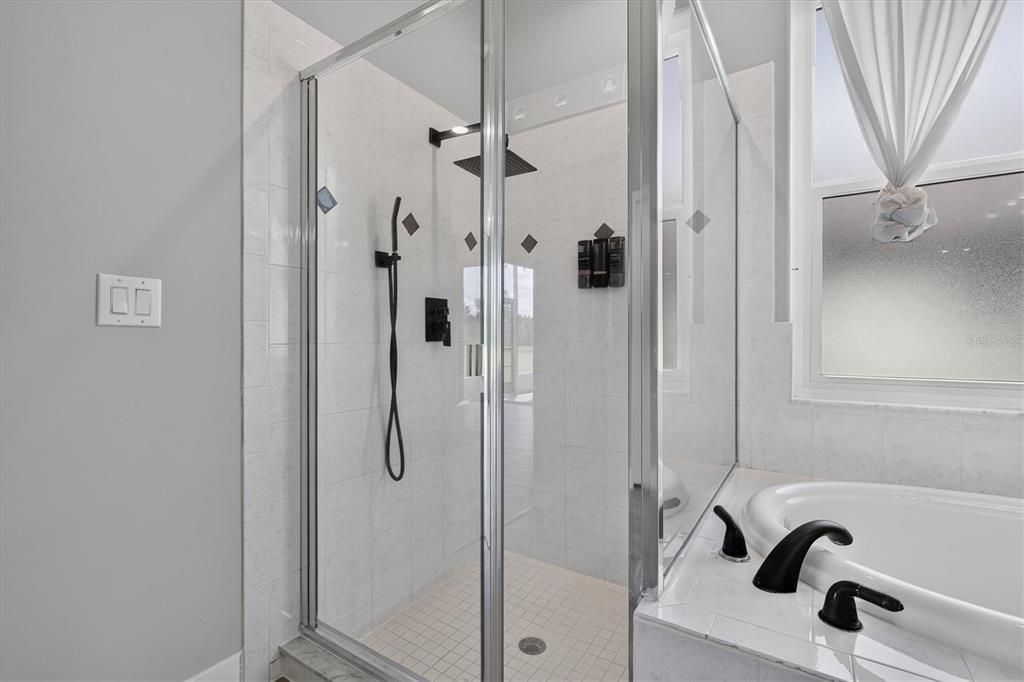 For Rent: $3,000 (4 beds, 2 baths, 2429 Square Feet)