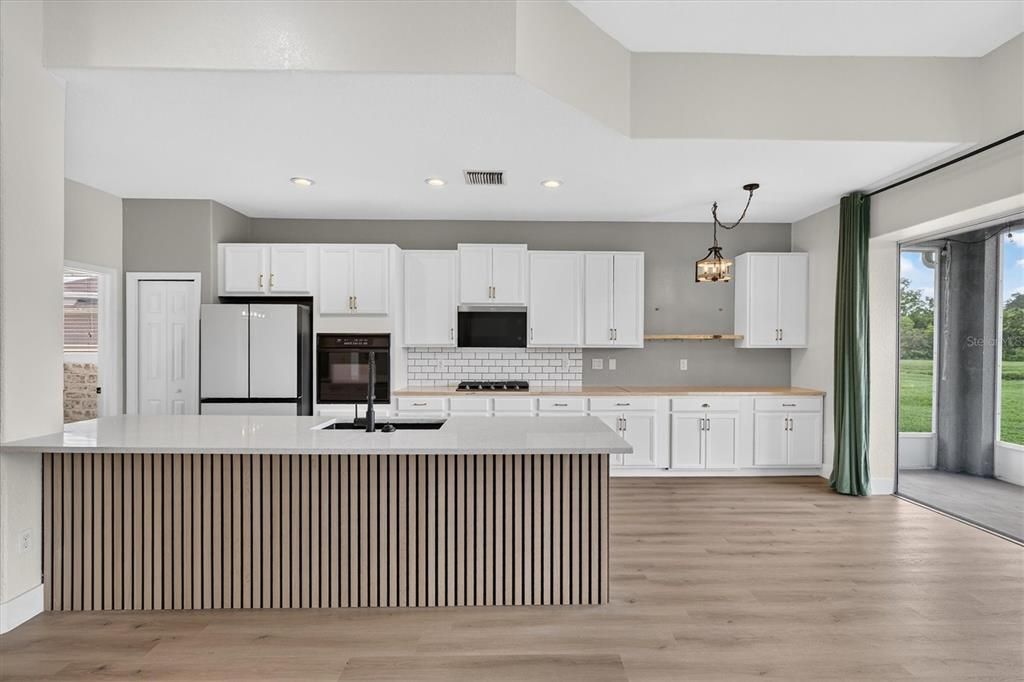 For Rent: $3,000 (4 beds, 2 baths, 2429 Square Feet)