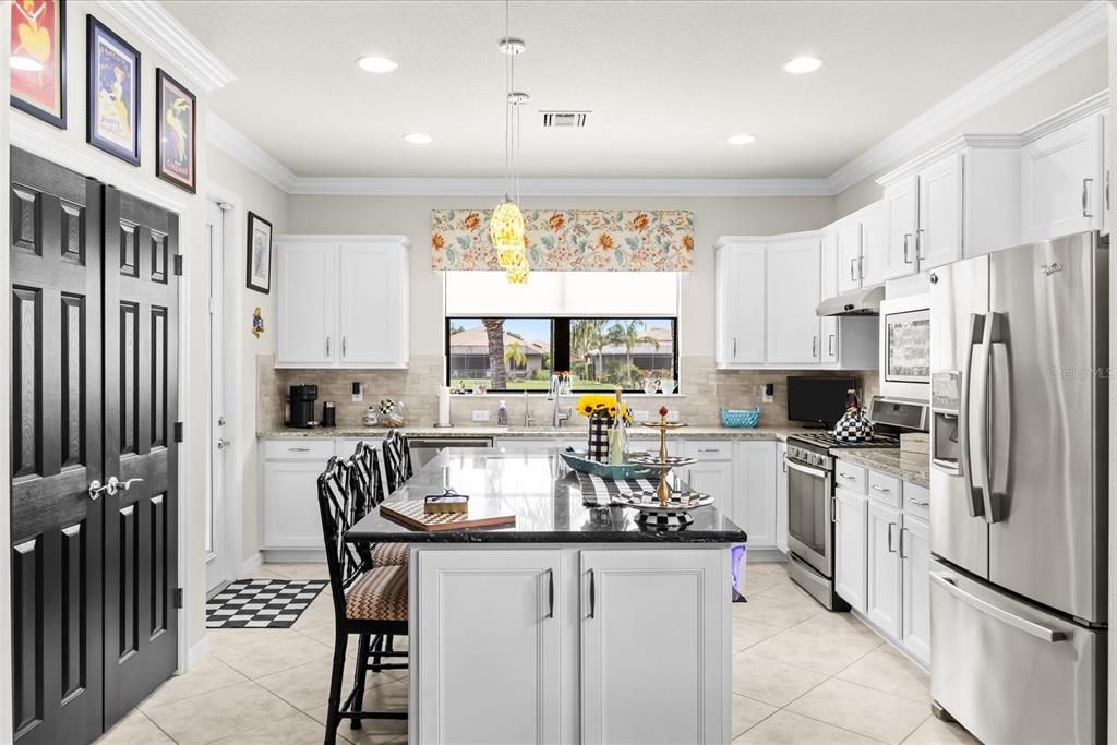 For Sale: $519,000 (2 beds, 2 baths, 1432 Square Feet)