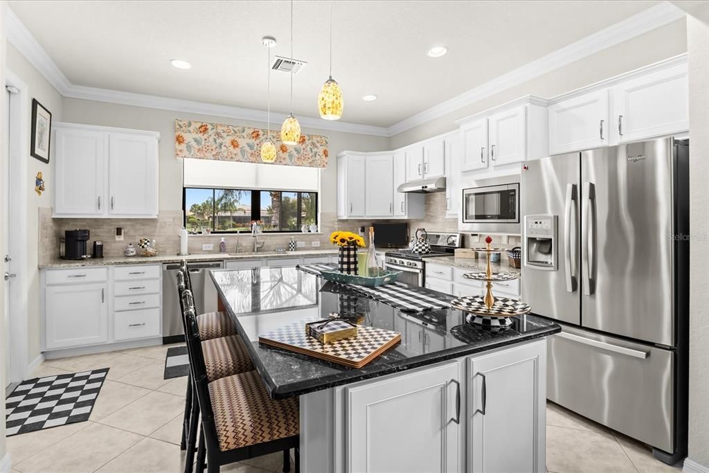 For Sale: $519,000 (2 beds, 2 baths, 1432 Square Feet)