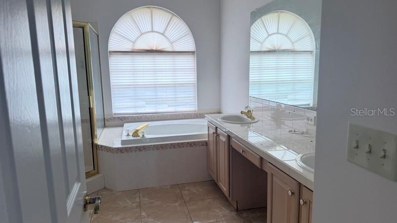 For Rent: $3,450 (4 beds, 3 baths, 2356 Square Feet)