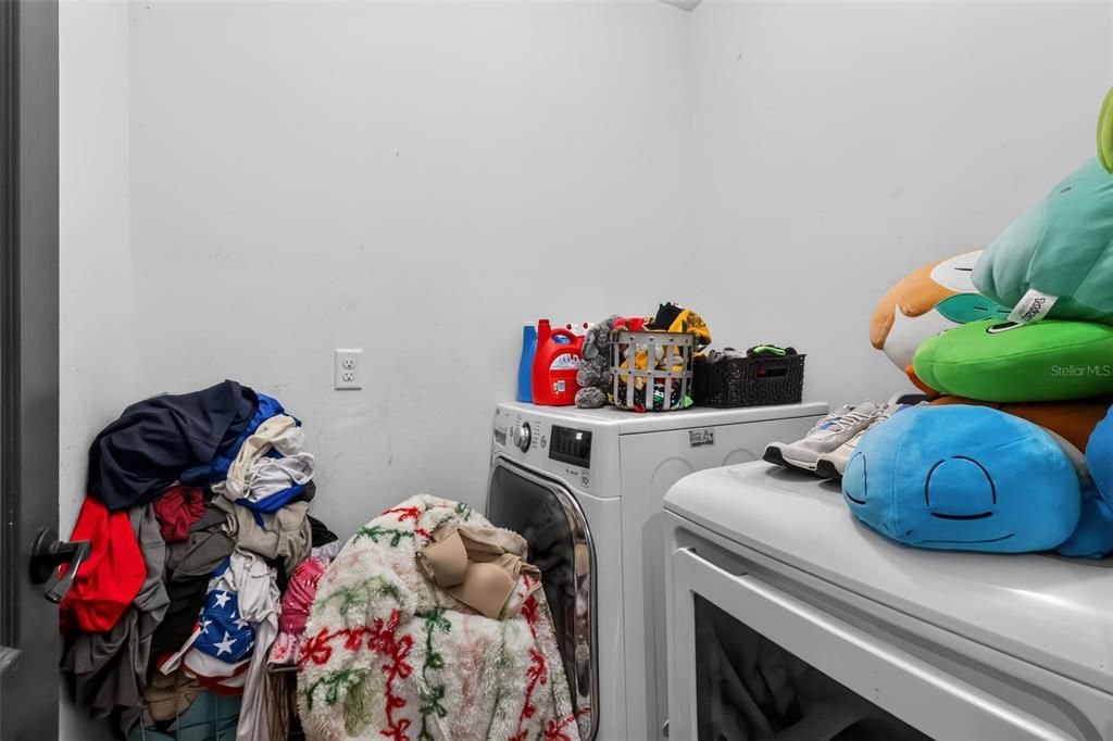 En Venta: $305,000 (4 camas, 2 baños, 1867 Pies cuadrados)