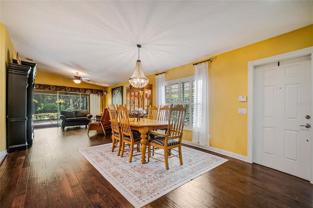 En Venta: $465,000 (3 camas, 2 baños, 1554 Pies cuadrados)