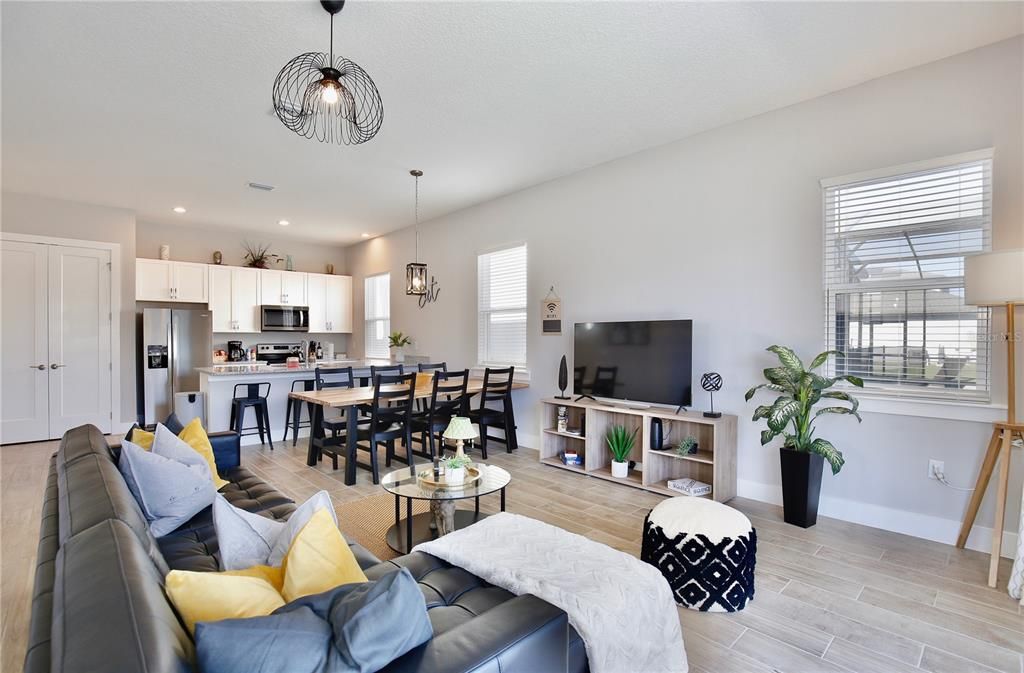 For Rent: $3,500 (4 beds, 3 baths, 2376 Square Feet)
