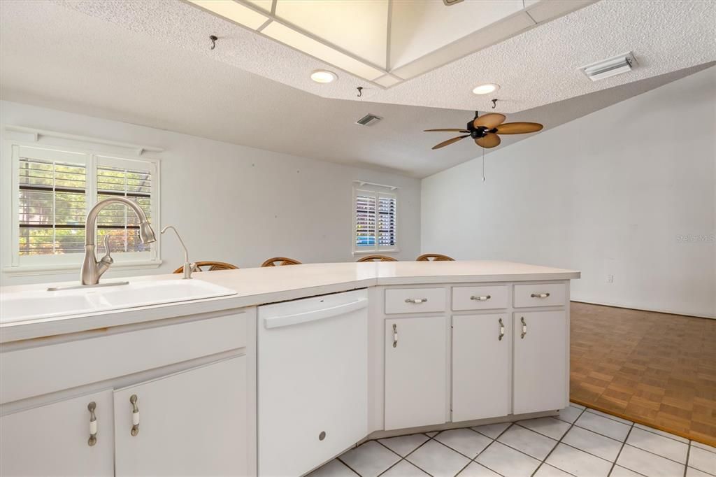 En Venta: $589,900 (3 camas, 2 baños, 1769 Pies cuadrados)