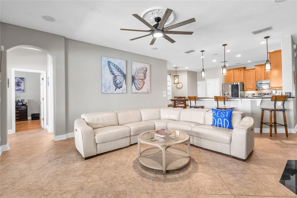 For Sale: $765,000 (5 beds, 4 baths, 2791 Square Feet)