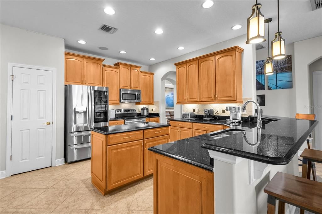 For Sale: $765,000 (5 beds, 4 baths, 2791 Square Feet)