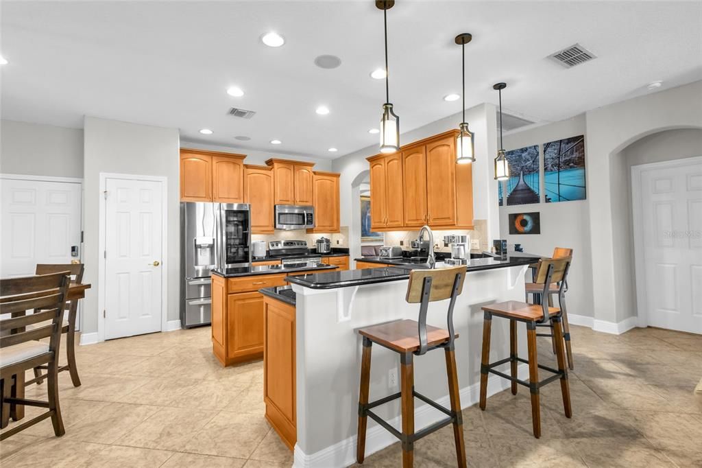 For Sale: $765,000 (5 beds, 4 baths, 2791 Square Feet)