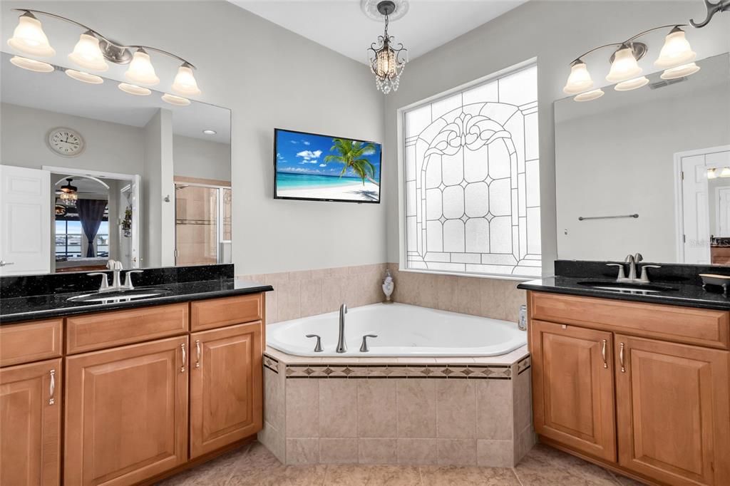 For Sale: $765,000 (5 beds, 4 baths, 2791 Square Feet)