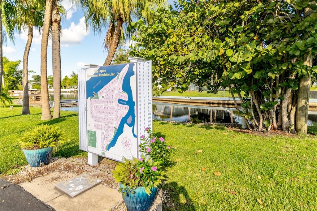 For Sale: $99,900 (2 beds, 2 baths, 805 Square Feet)