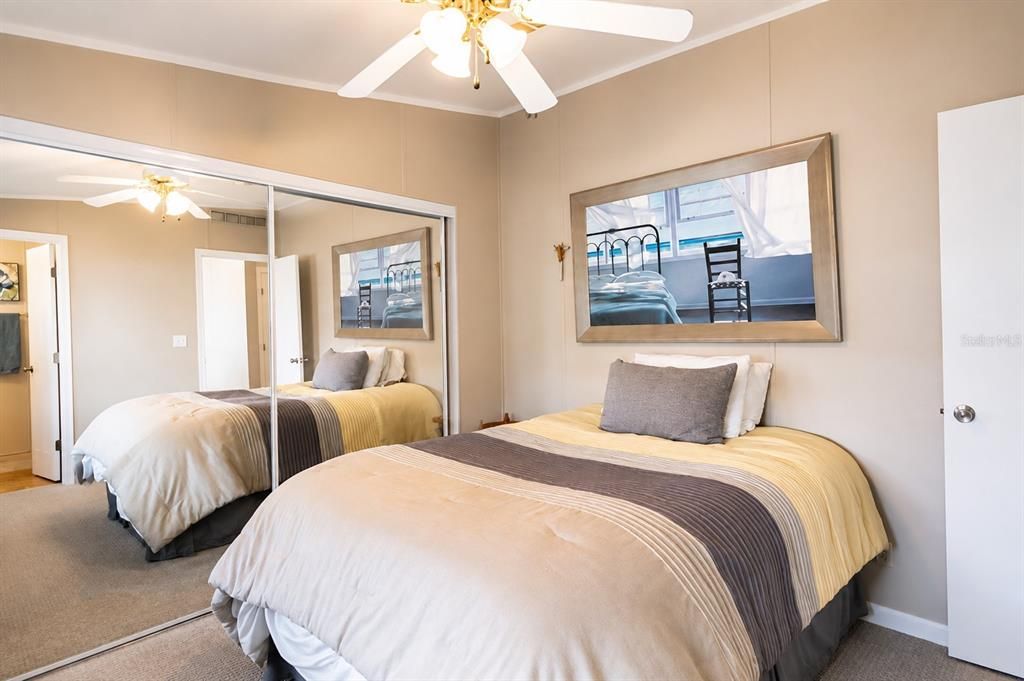For Sale: $99,900 (2 beds, 2 baths, 805 Square Feet)