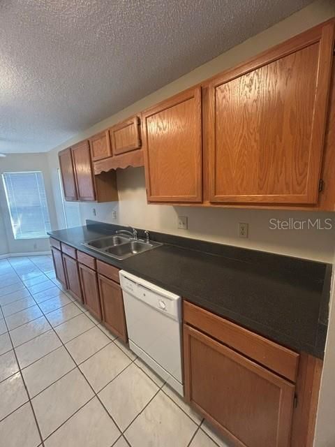 For Rent: $2,450 (3 beds, 2 baths, 1556 Square Feet)