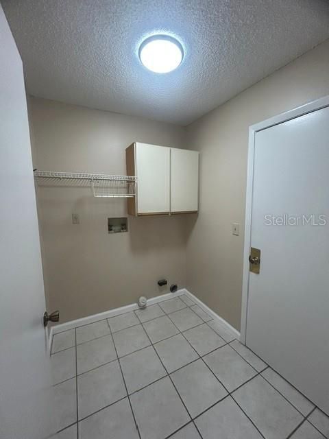 For Rent: $2,450 (3 beds, 2 baths, 1556 Square Feet)