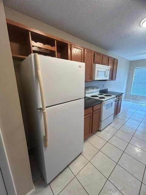 For Rent: $2,450 (3 beds, 2 baths, 1556 Square Feet)