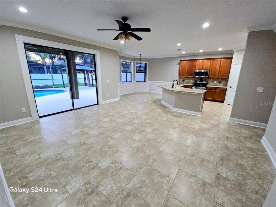 En Venta: $599,000 (5 camas, 3 baños, 3608 Pies cuadrados)