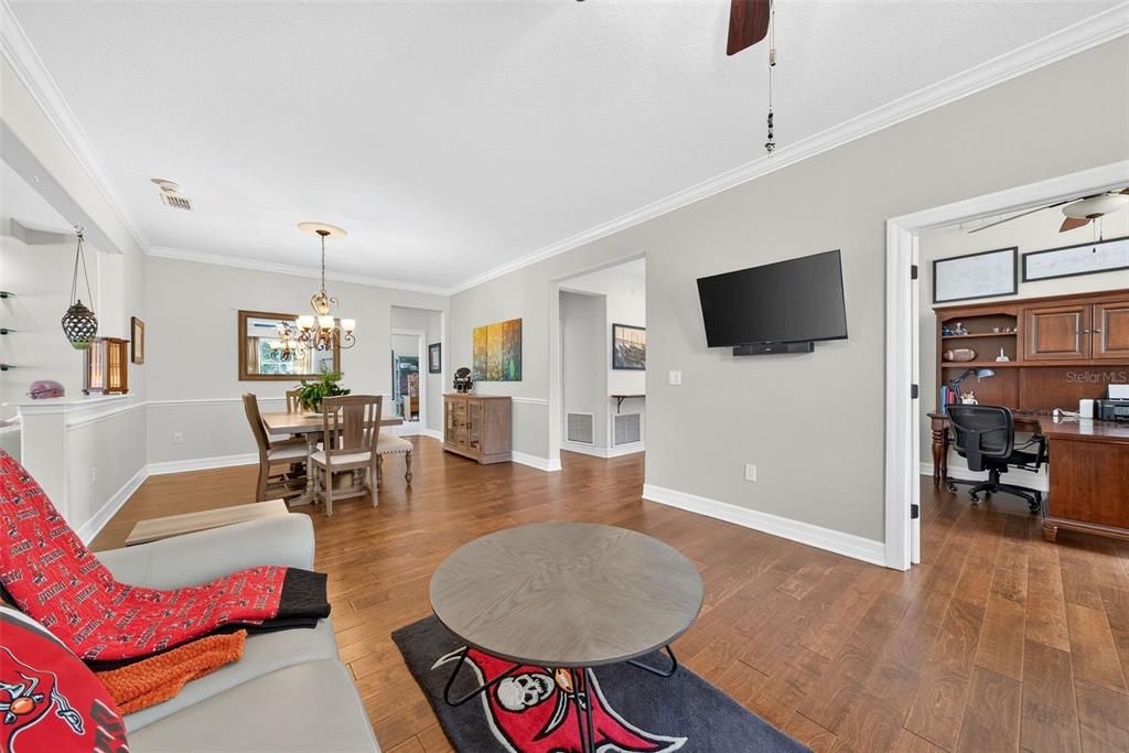 Active With Contract: $479,000 (3 beds, 3 baths, 2582 Square Feet)