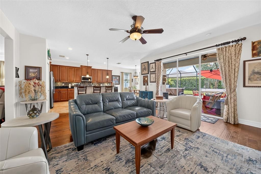 Active With Contract: $479,000 (3 beds, 3 baths, 2582 Square Feet)