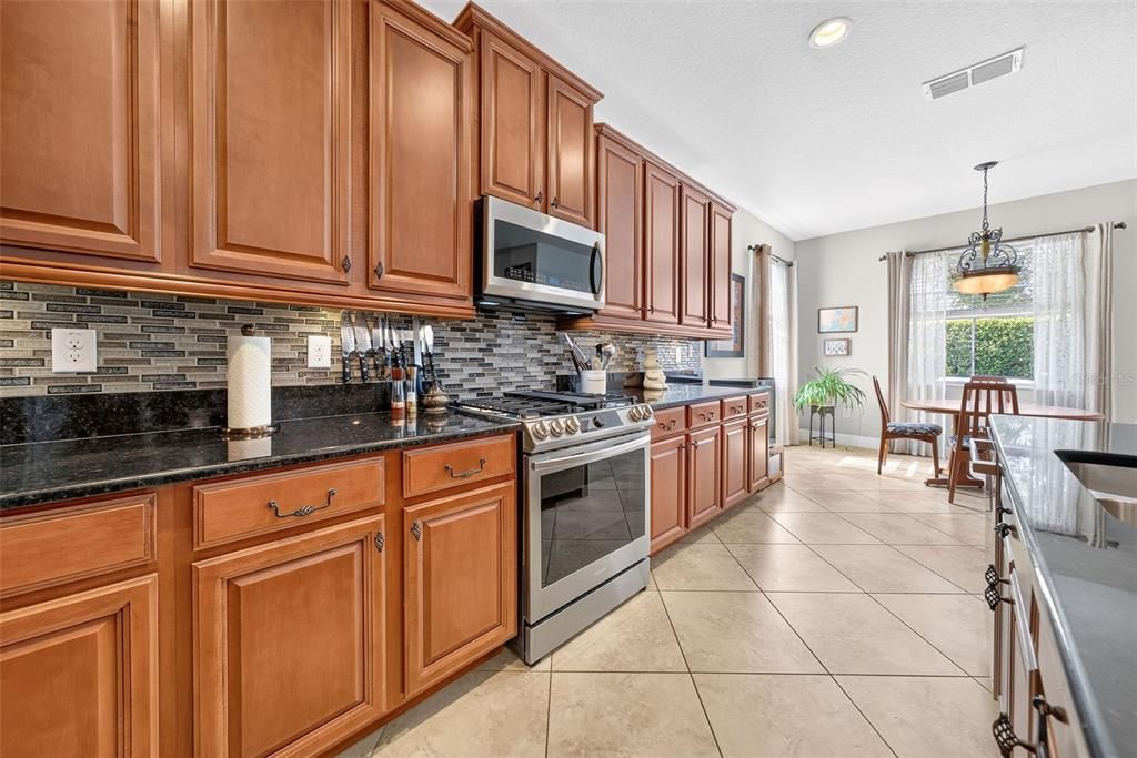 Active With Contract: $479,000 (3 beds, 3 baths, 2582 Square Feet)