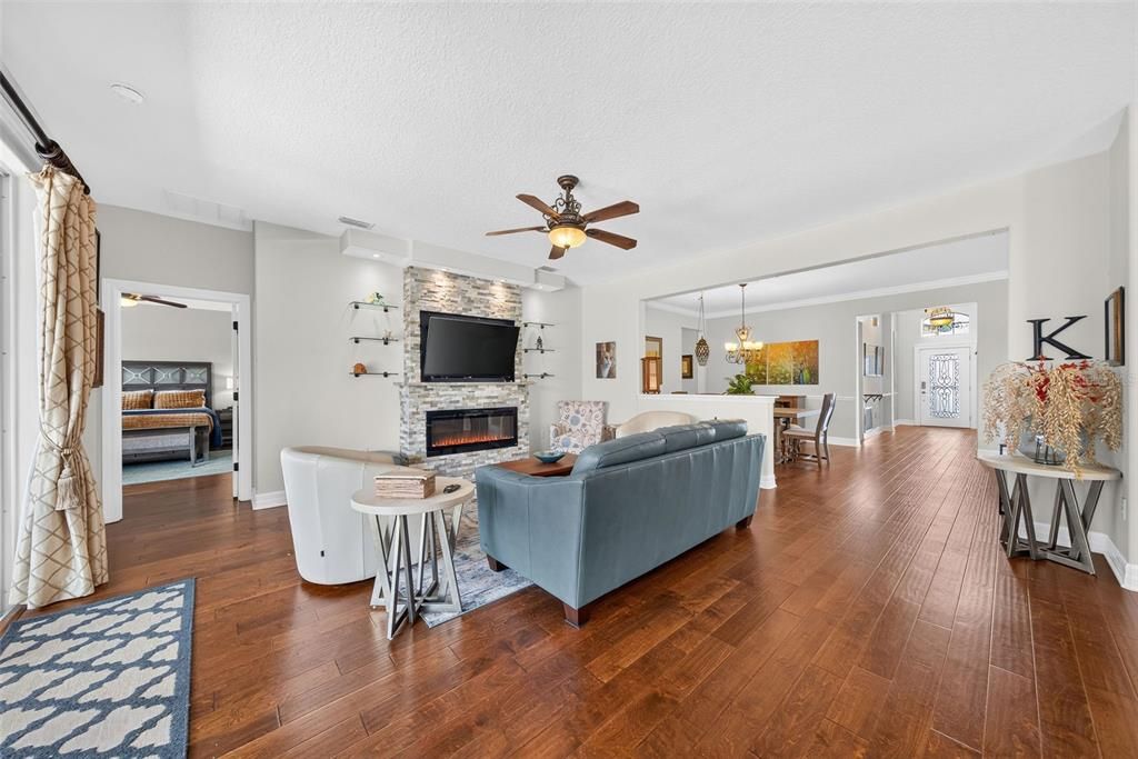 Active With Contract: $479,000 (3 beds, 3 baths, 2582 Square Feet)