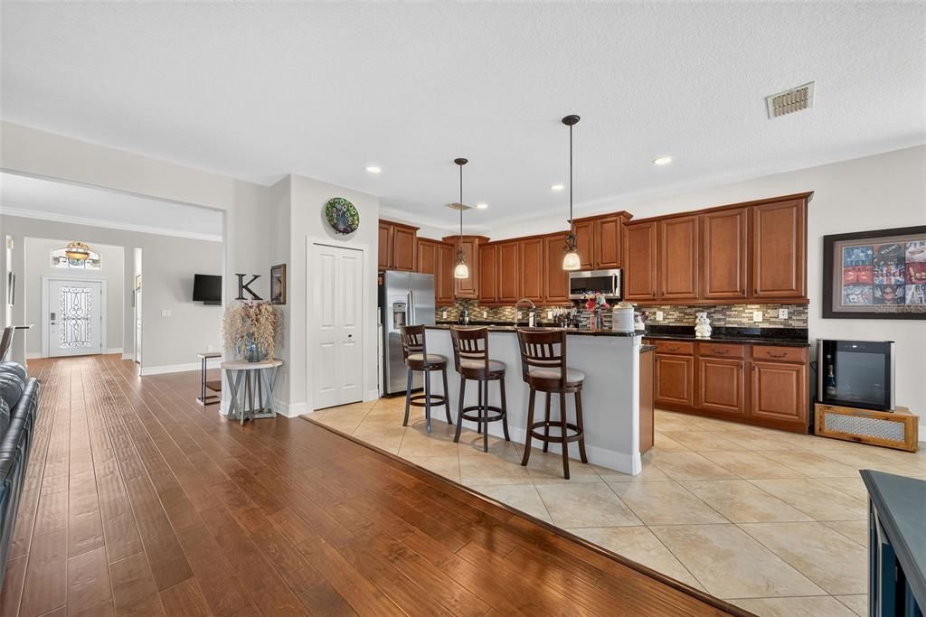 Active With Contract: $479,000 (3 beds, 3 baths, 2582 Square Feet)
