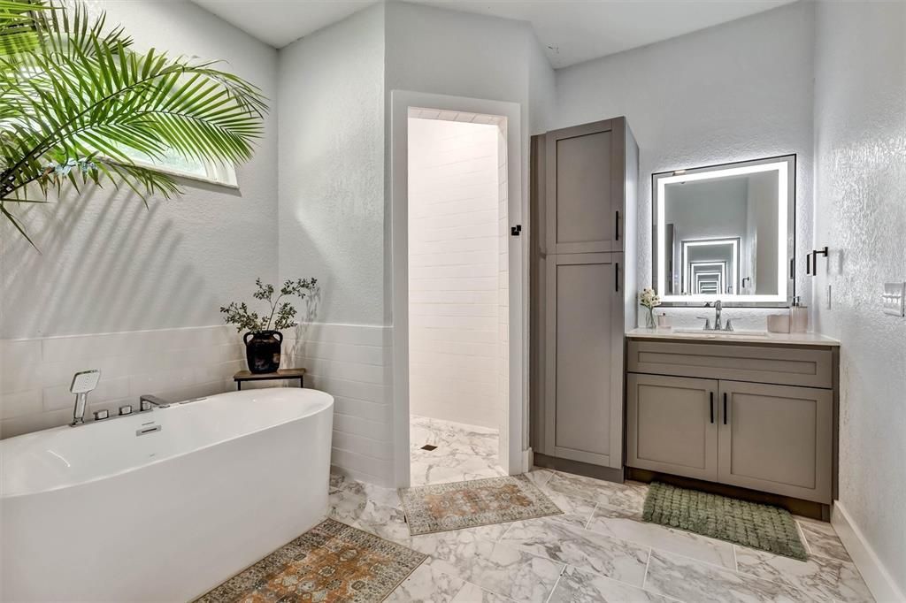 For Sale: $850,000 (4 beds, 3 baths, 2668 Square Feet)