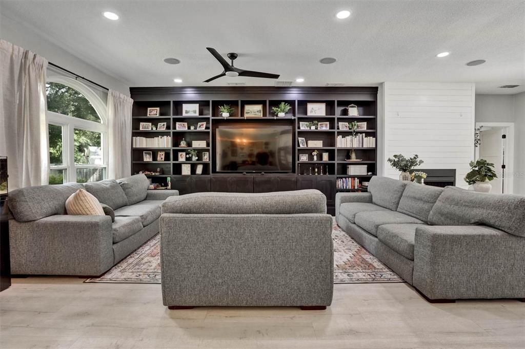 For Sale: $850,000 (4 beds, 3 baths, 2668 Square Feet)