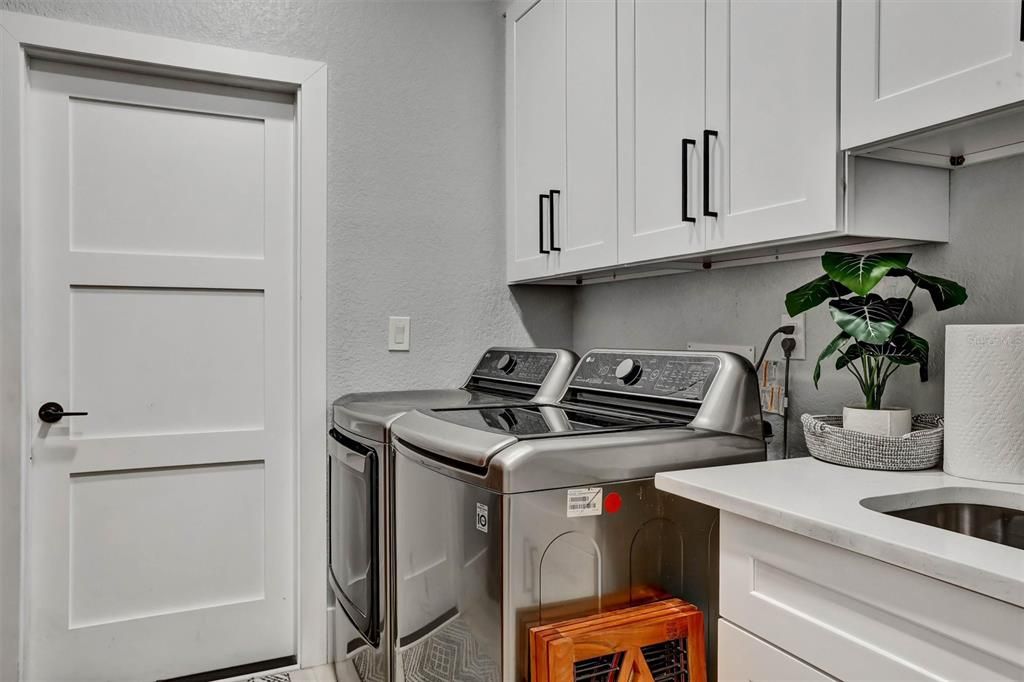 For Sale: $850,000 (4 beds, 3 baths, 2668 Square Feet)