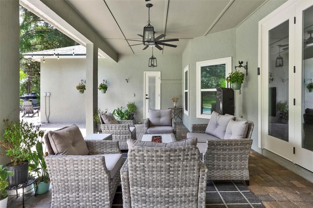 For Sale: $850,000 (4 beds, 3 baths, 2668 Square Feet)