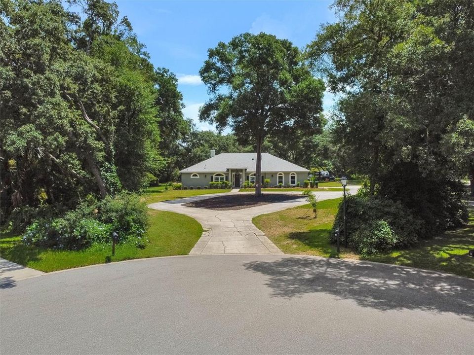 For Sale: $850,000 (4 beds, 3 baths, 2668 Square Feet)