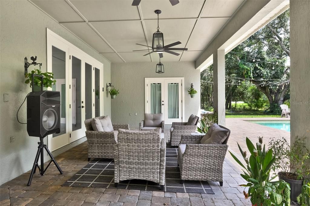 For Sale: $850,000 (4 beds, 3 baths, 2668 Square Feet)