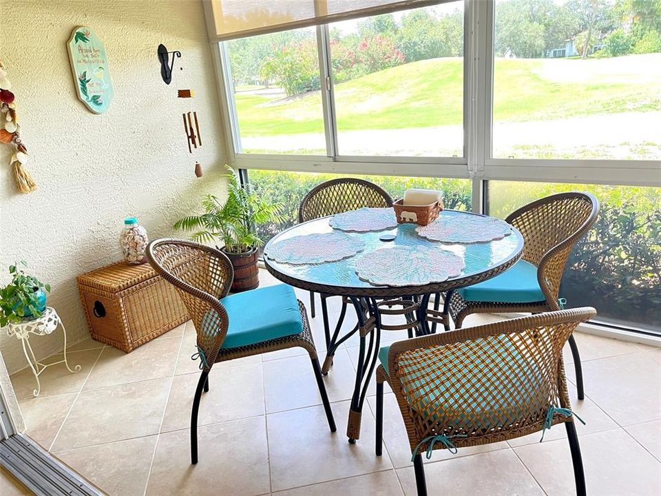 For Sale: $274,900 (2 beds, 2 baths, 1352 Square Feet)