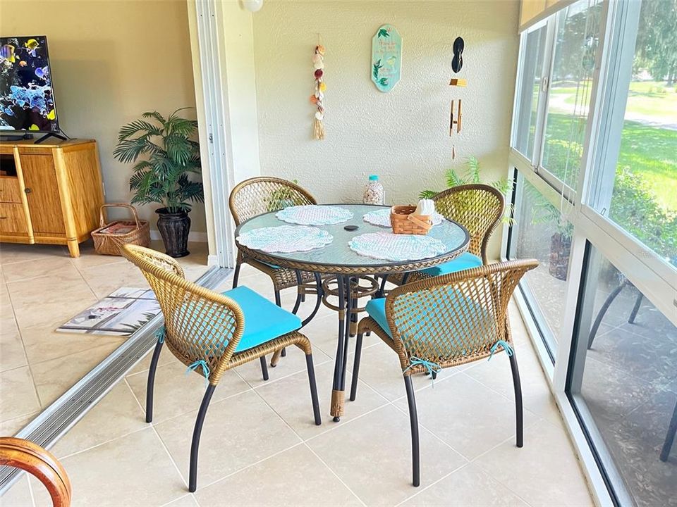 For Sale: $274,900 (2 beds, 2 baths, 1352 Square Feet)