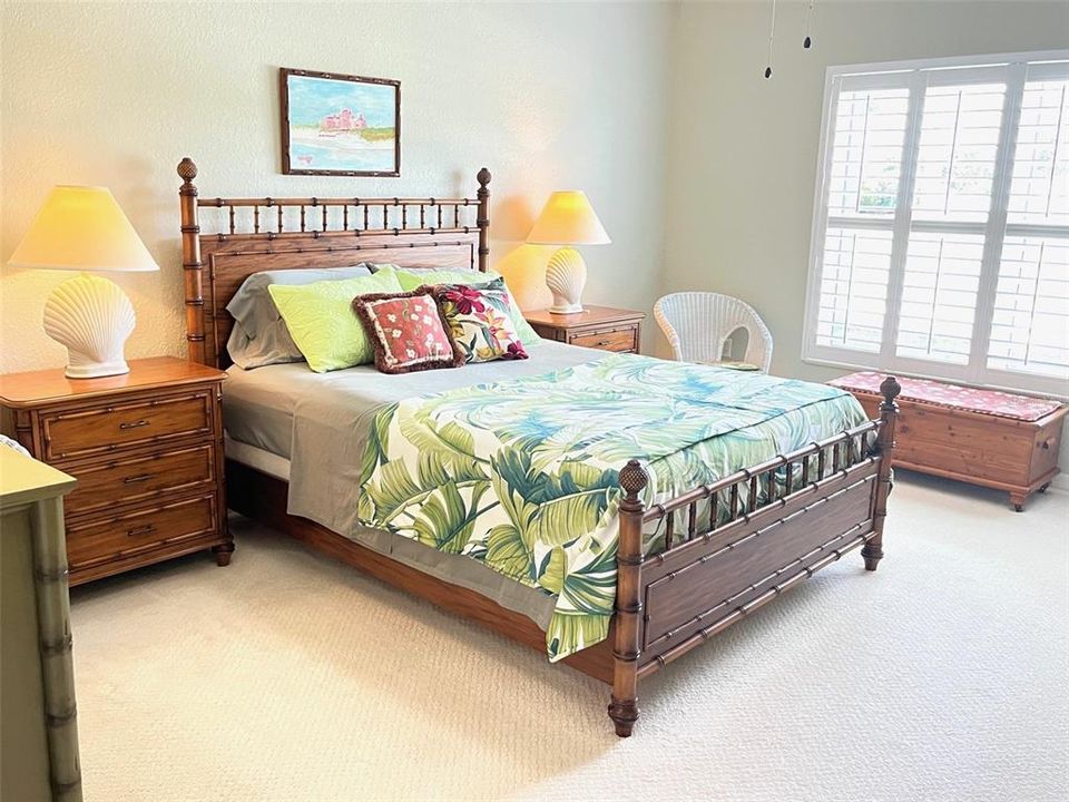 For Sale: $274,900 (2 beds, 2 baths, 1352 Square Feet)