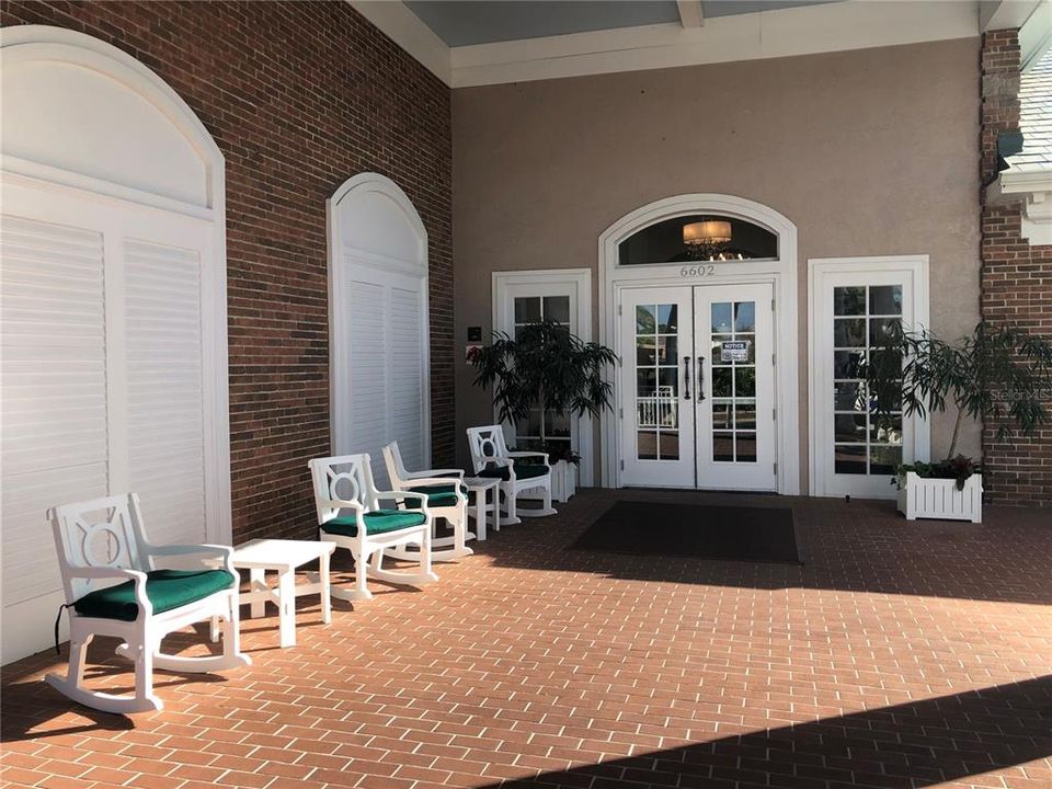 For Sale: $274,900 (2 beds, 2 baths, 1352 Square Feet)