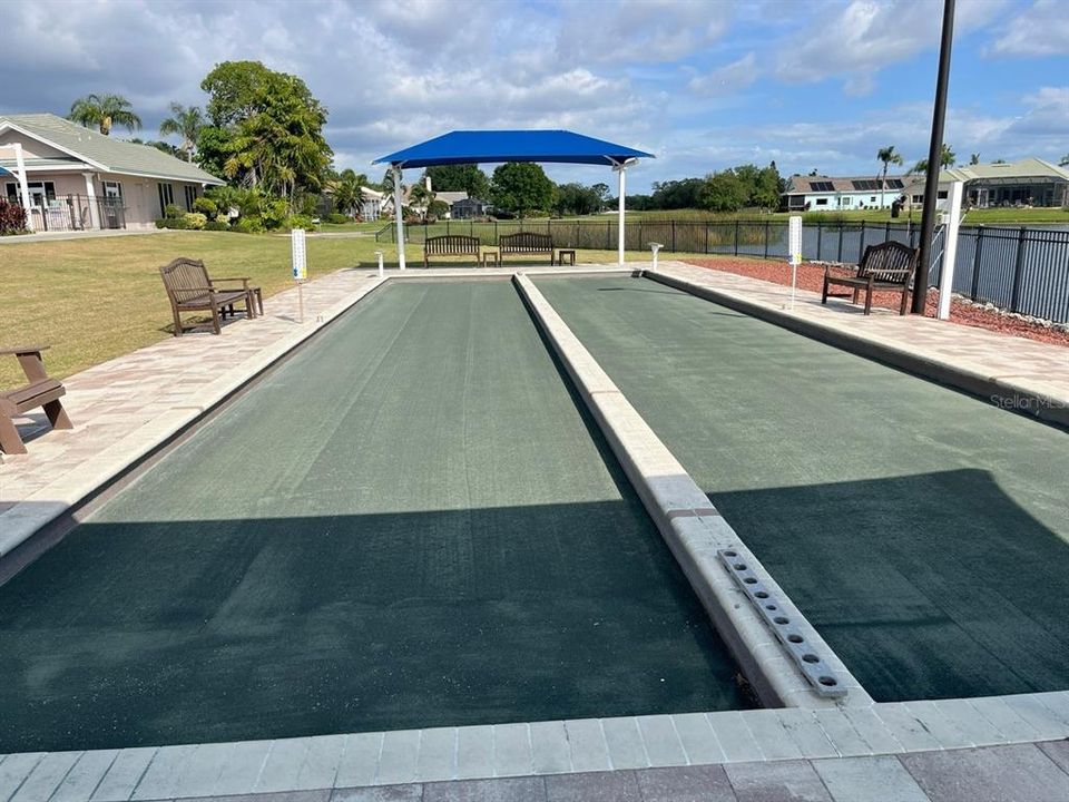 For Sale: $274,900 (2 beds, 2 baths, 1352 Square Feet)