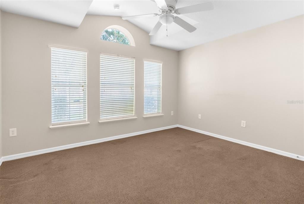 For Rent: $2,250 (3 beds, 2 baths, 1874 Square Feet)