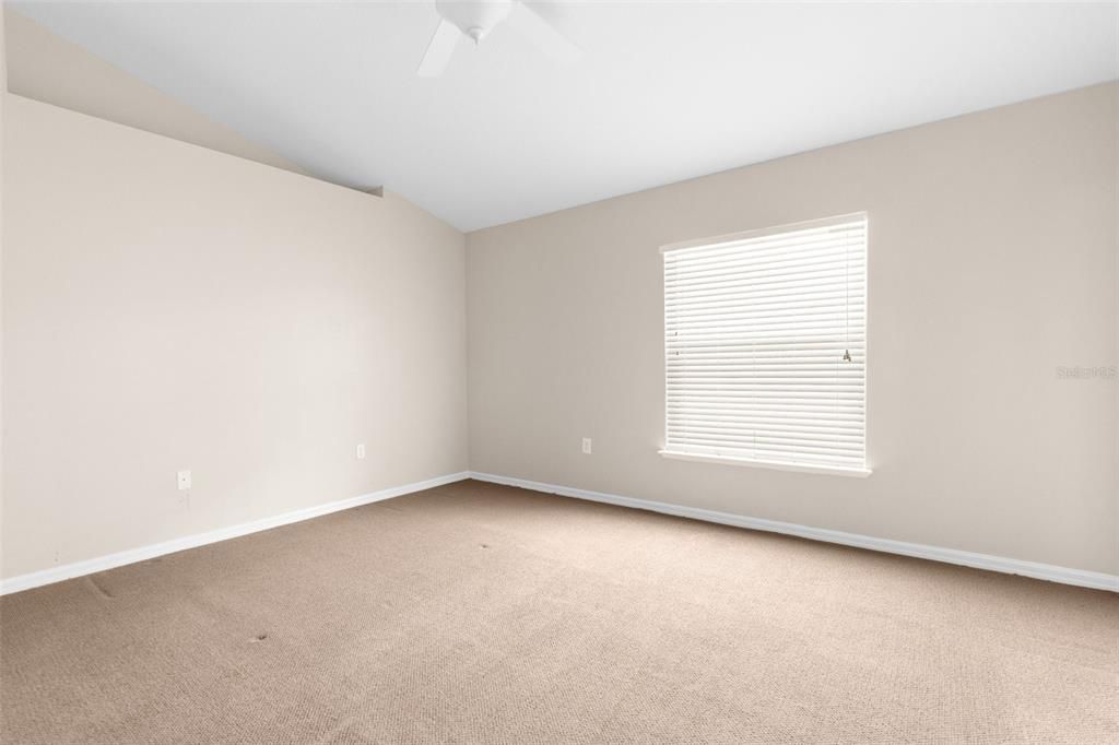 For Rent: $2,250 (3 beds, 2 baths, 1874 Square Feet)