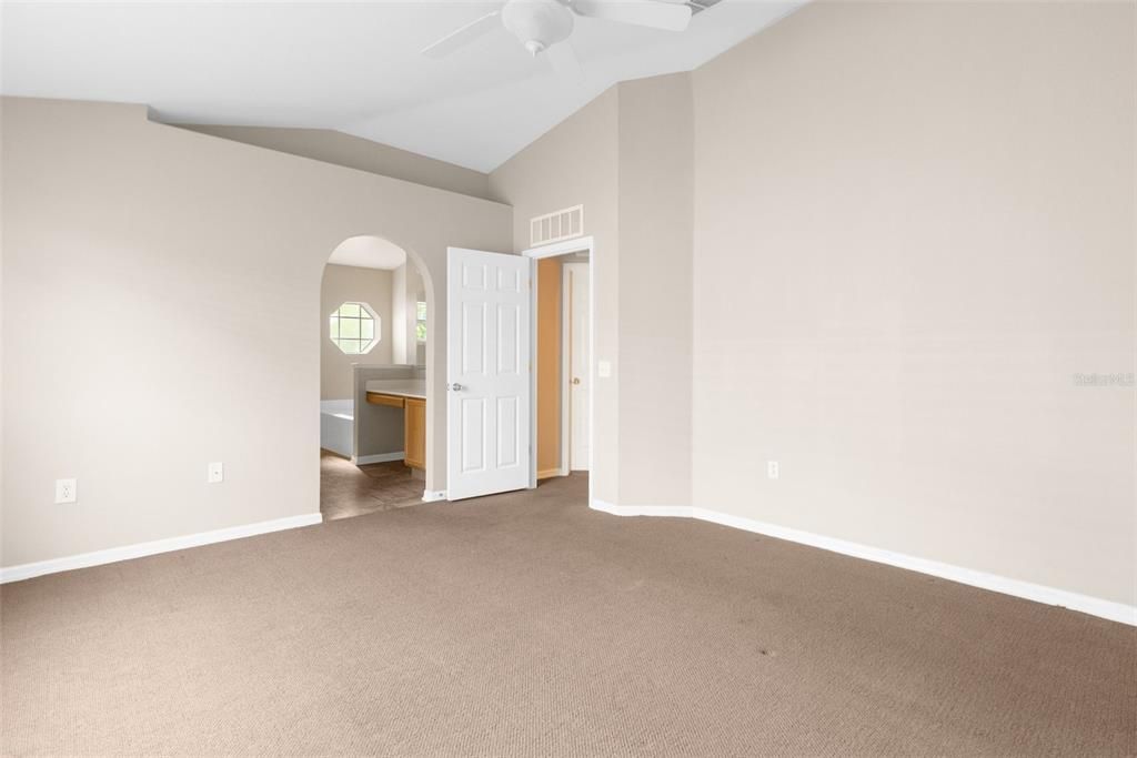 For Rent: $2,250 (3 beds, 2 baths, 1874 Square Feet)